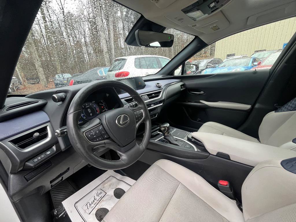 Used 2021 Lexus UX 200 w/ Premium Package image 32