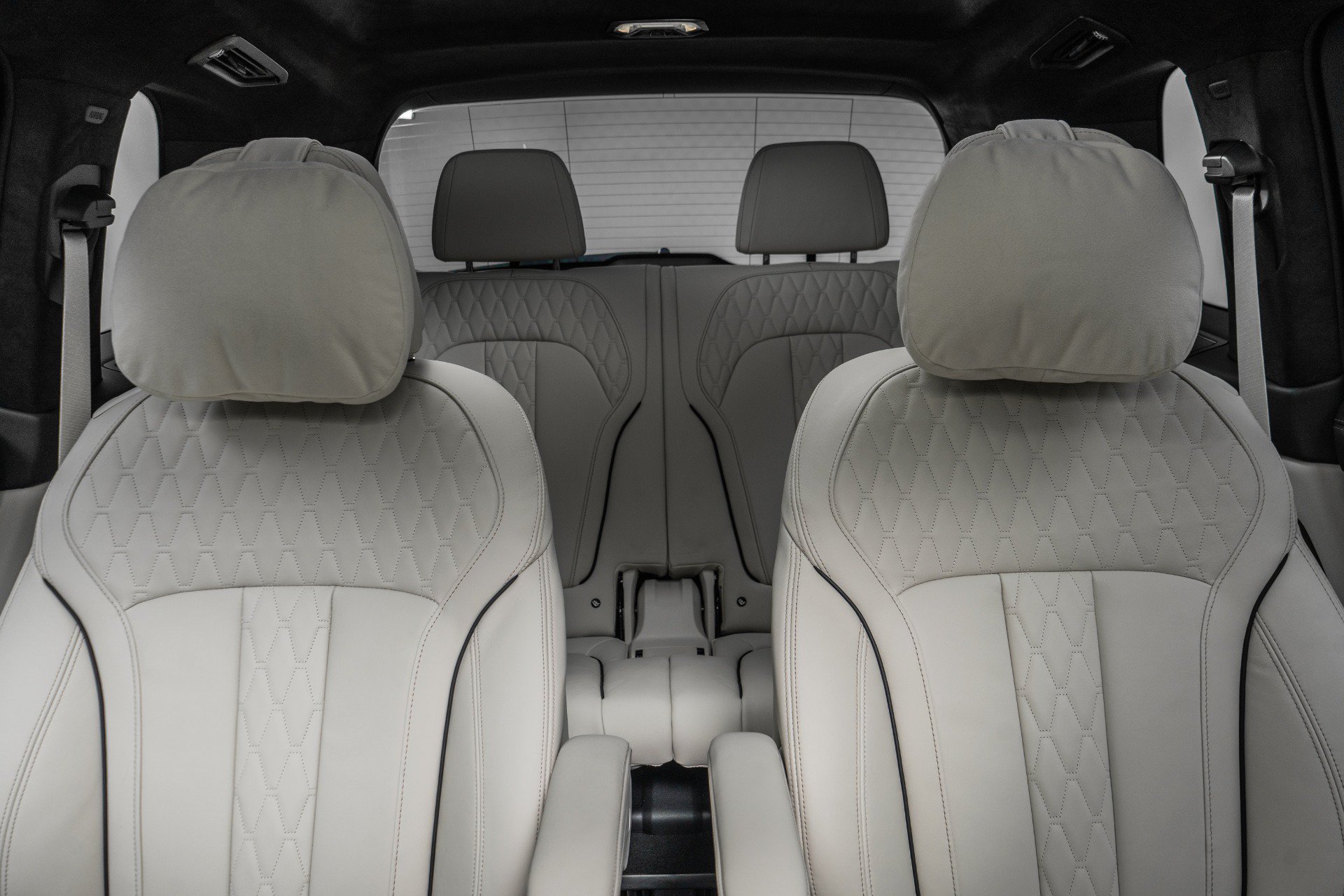 Used 2024 BMW ALPINA XB7 AWD/4WD image 34