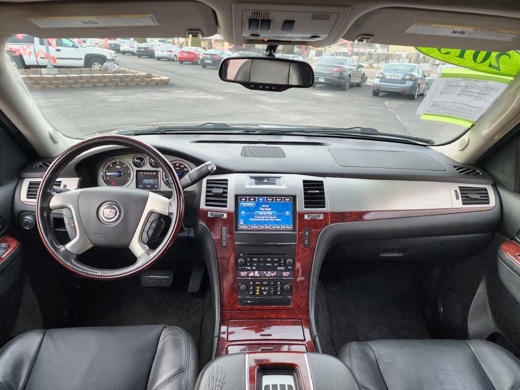 Used 2013 Cadillac Escalade Luxury image 11