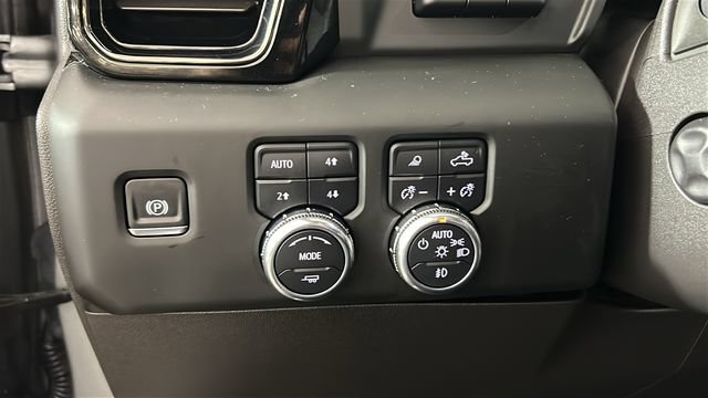 Used 2024 GMC Sierra 1500 AT4 w/ Technology Package AWD/4WD image 19