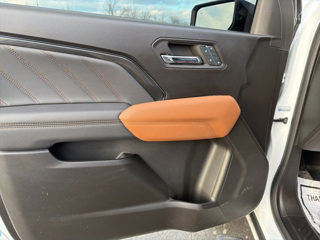 Used 2024 GMC Canyon AT4 w/ AT4 Premium Package image 9