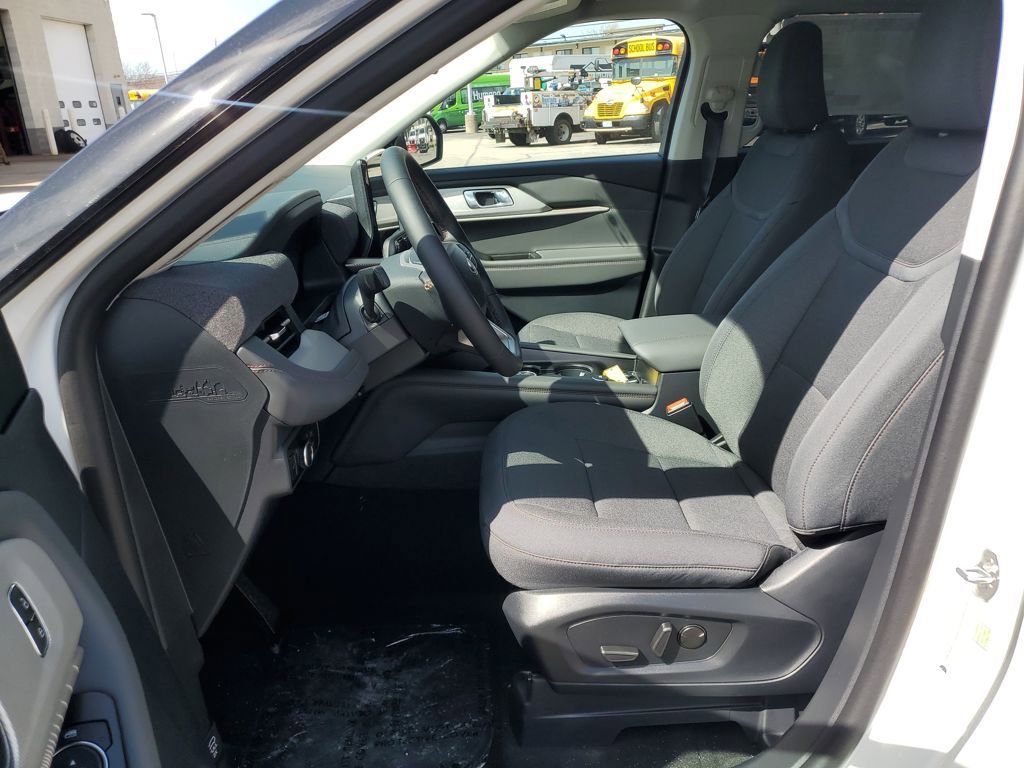 New 2026 Ford Explorer Active AWD/4WD image 10