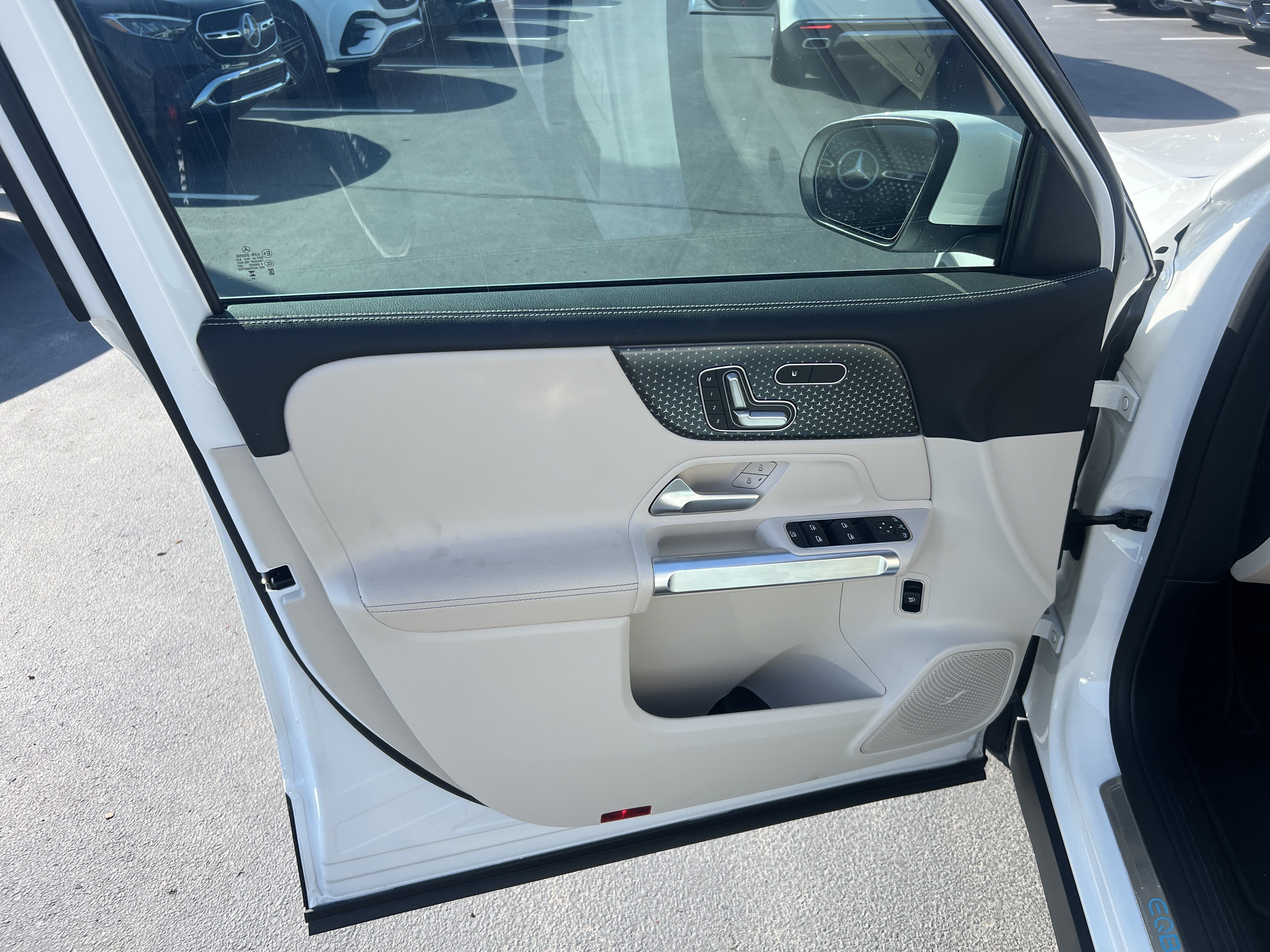 Certified 2025 Mercedes-Benz EQB 300 4MATIC image 12