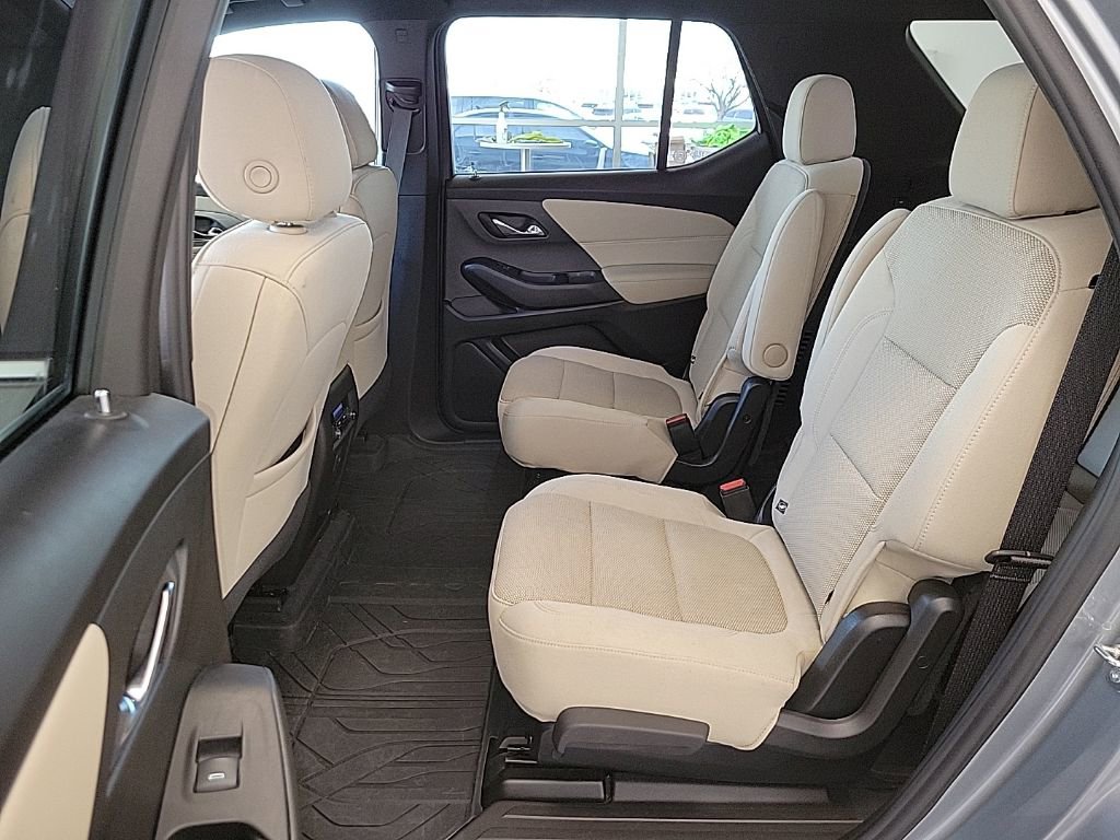 Used 2023 Chevrolet Traverse LT w/ LPO, Floor Liner Package AWD/4WD image 10
