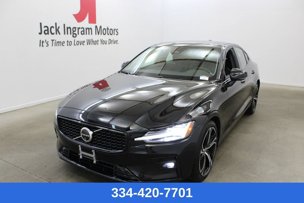 Used 2024 Volvo S60 B5 Plus AWD/4WD image 1