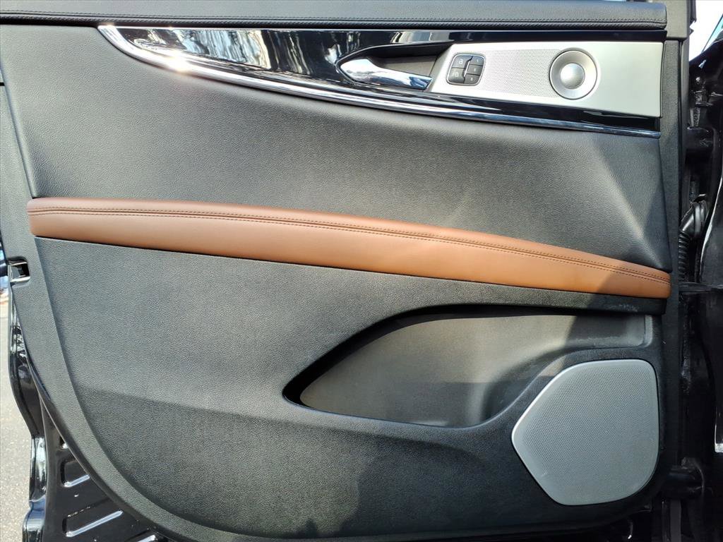 Certified 2023 Lincoln Nautilus Reserve w/ Equipment Group 202A image 10