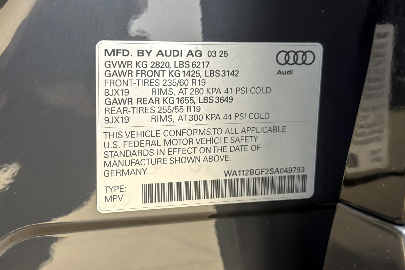 Used 2025 Audi Q6 e-tron Premium w/ Convenience Package RWD image 28