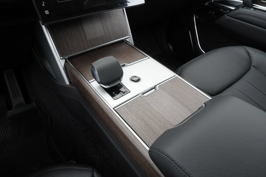 New 2026 Land Rover Range Rover Long Wheelbase Autobiography AWD/4WD image 14