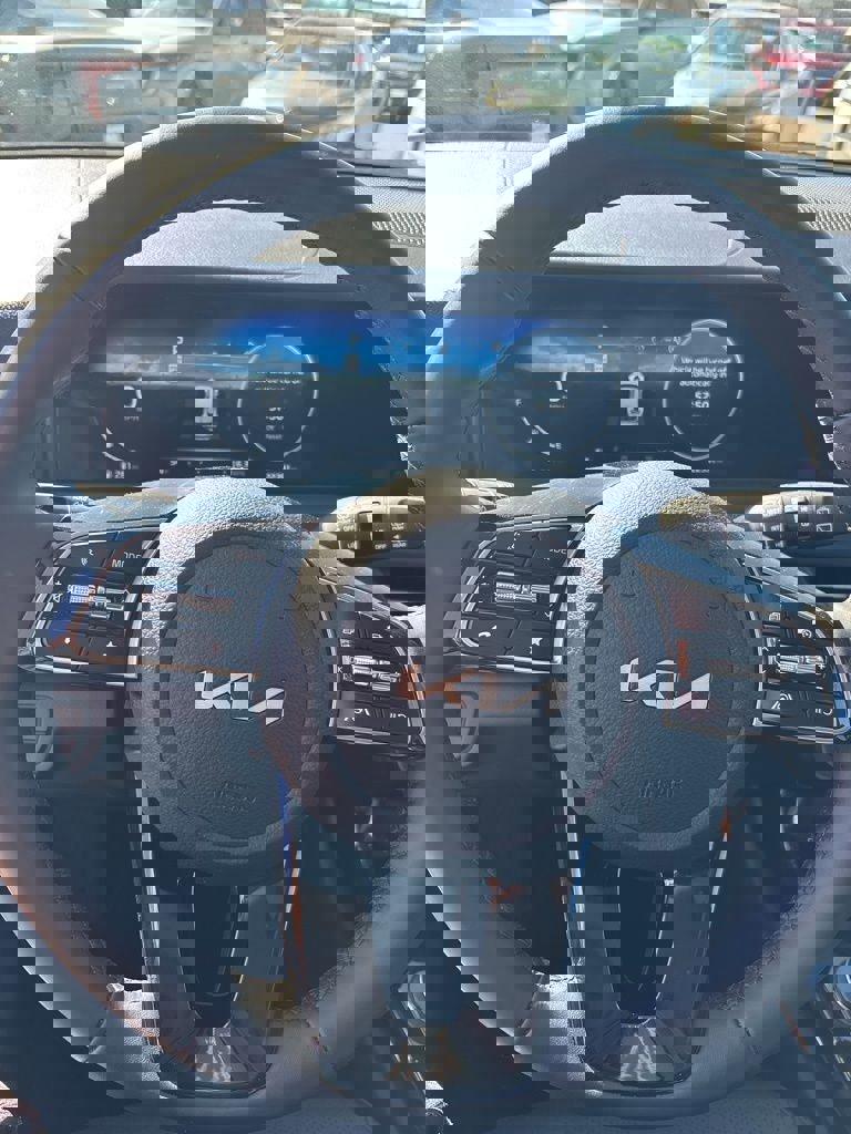 Used 2024 Kia Seltos EX image 15