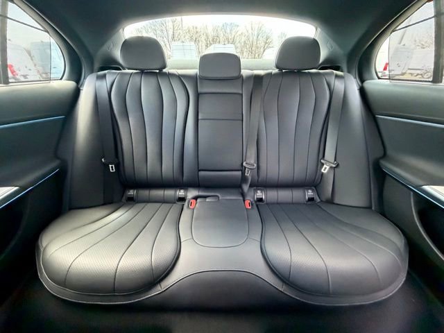 Used 2024 Mercedes-Benz E 350 4MATIC Sedan image 16
