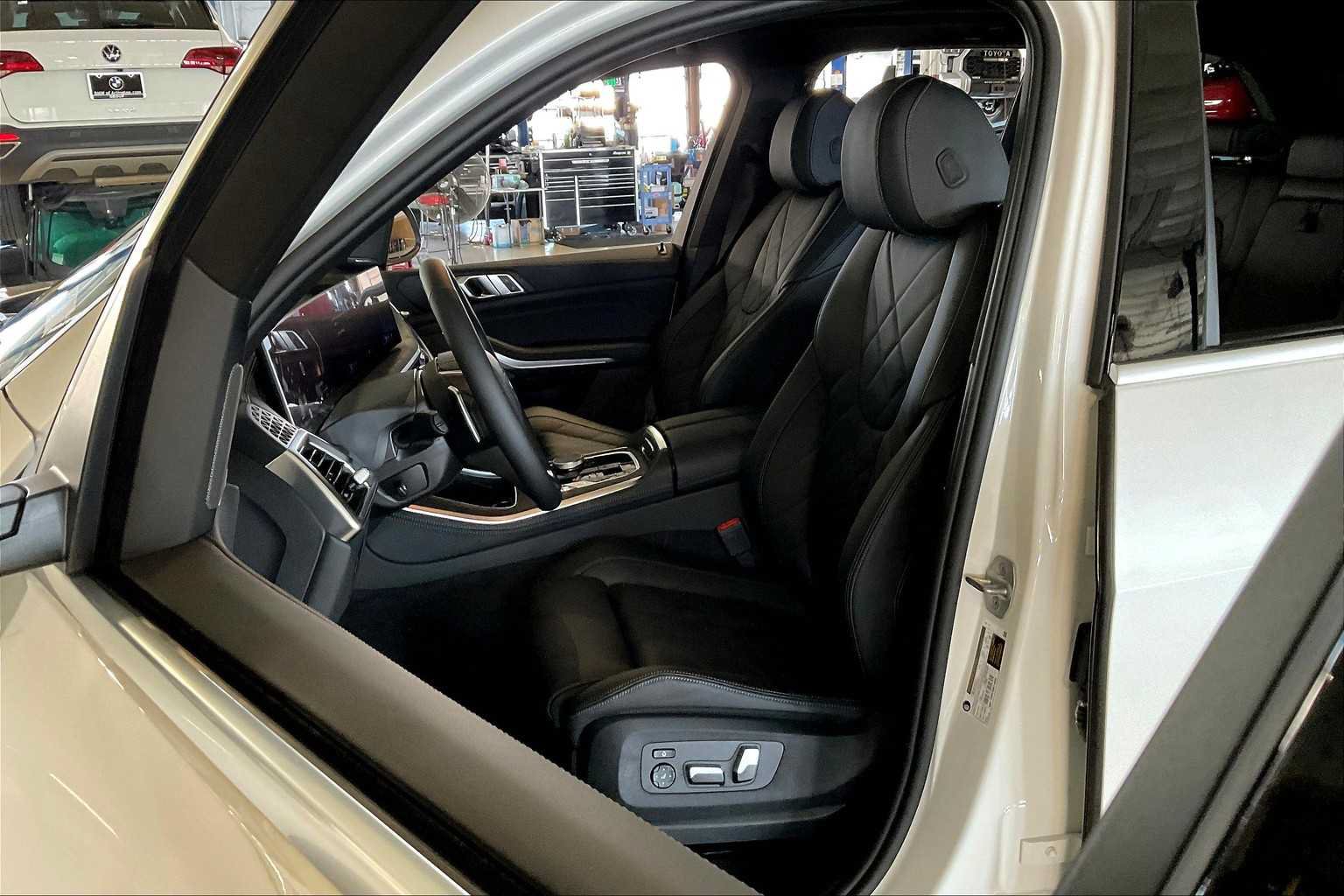 Used 2026 BMW X5 sDrive40i RWD image 9