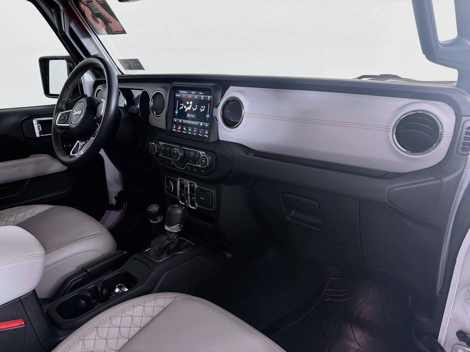 Used 2023 Jeep Wrangler Unlimited Sahara AWD/4WD image 32