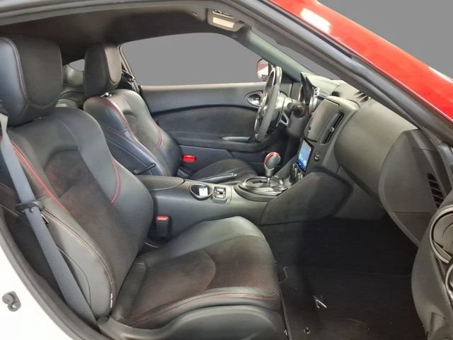 Used 2020 Nissan 370Z Coupe RWD image 12