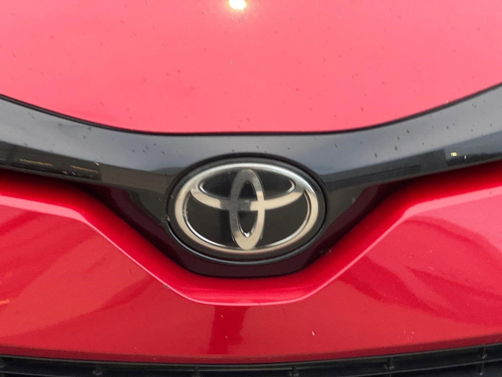Used 2021 Toyota C-HR XLE FWD image 23