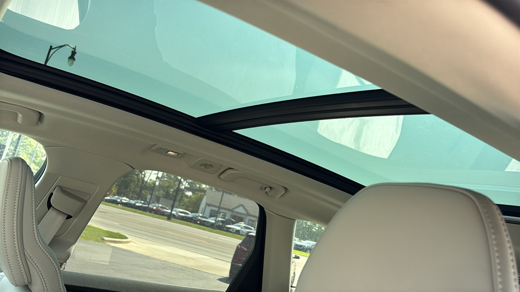 New 2027 Volvo XC60 B5 Ultra AWD/4WD image 11