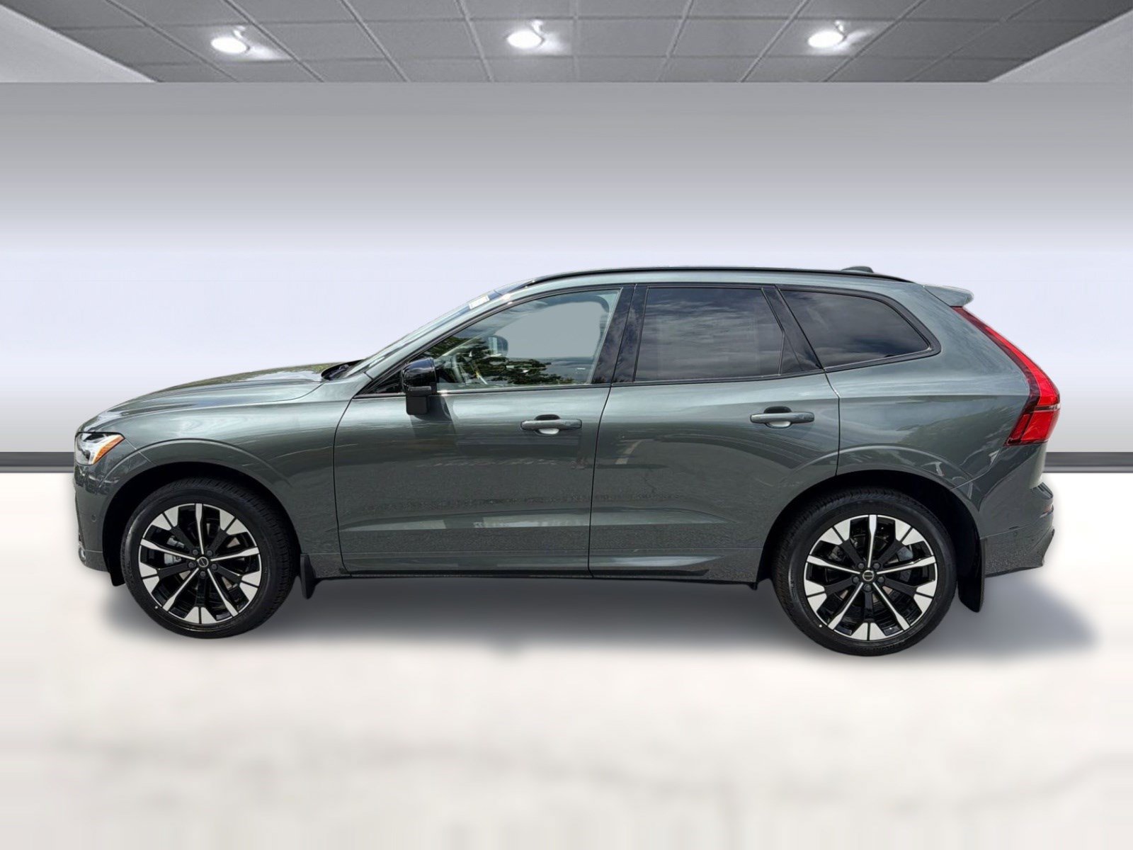 New 2026 Volvo XC60 B5 Plus w/ Protection Package Premier AWD/4WD image 2