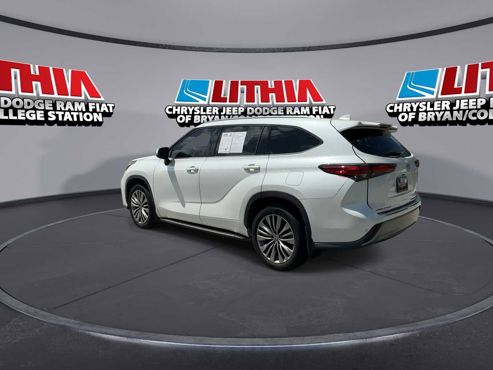 Used 2020 Toyota Highlander Platinum image 6