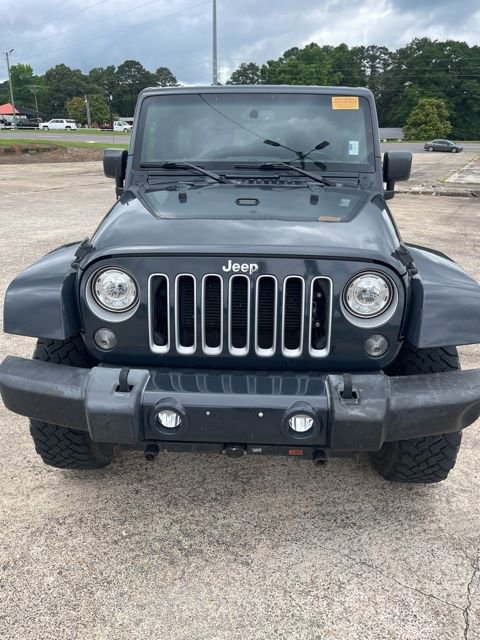 Used 2017 Jeep Wrangler Unlimited Sahara w/ Max Tow Package AWD/4WD image 2