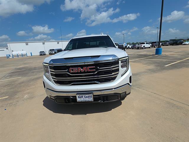 Used 2022 GMC Sierra 1500 SLT AWD/4WD image 2