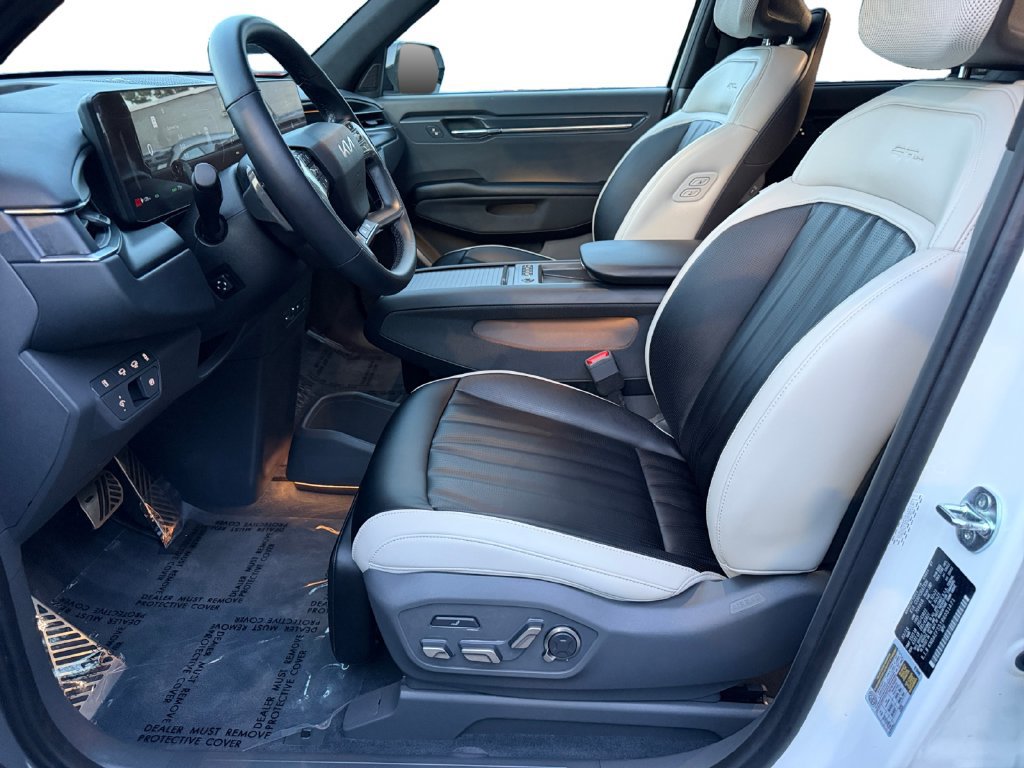 Certified 2024 Kia EV9 GT-Line AWD/4WD image 16