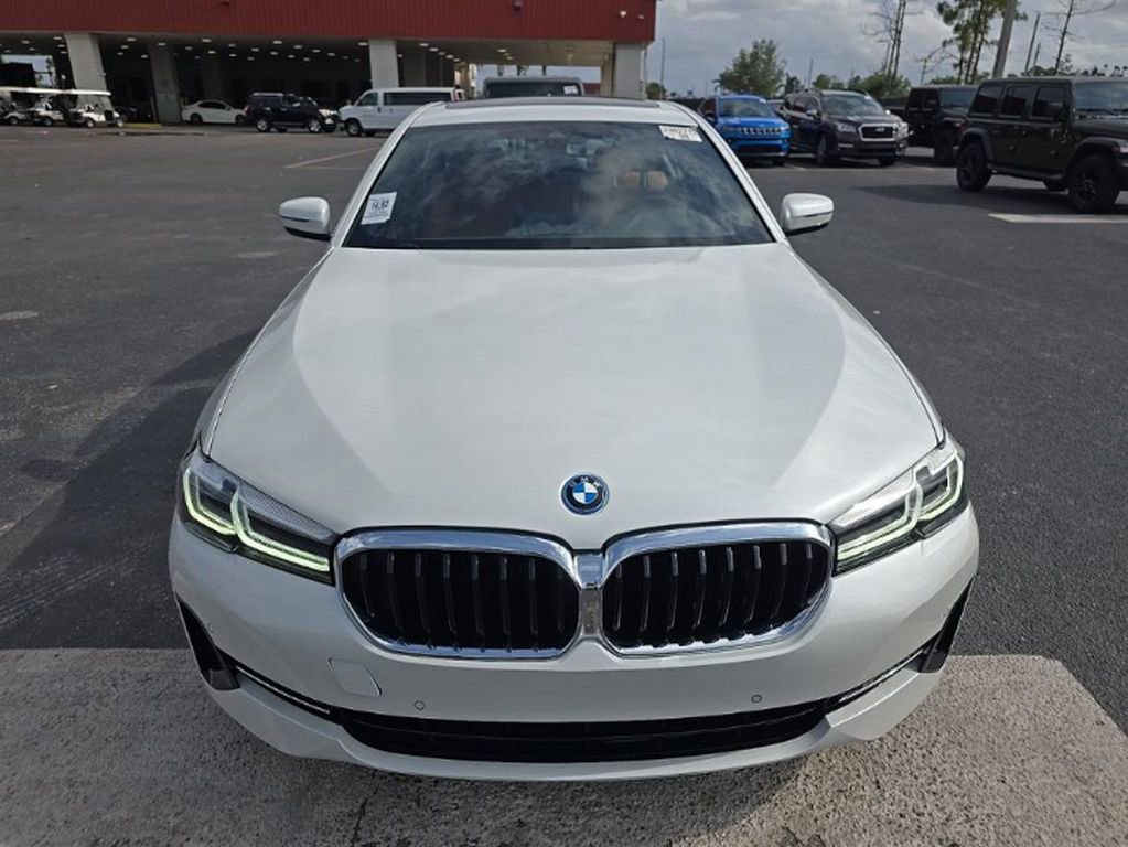 Used 2023 BMW 530e w/ Convenience Package RWD image 2