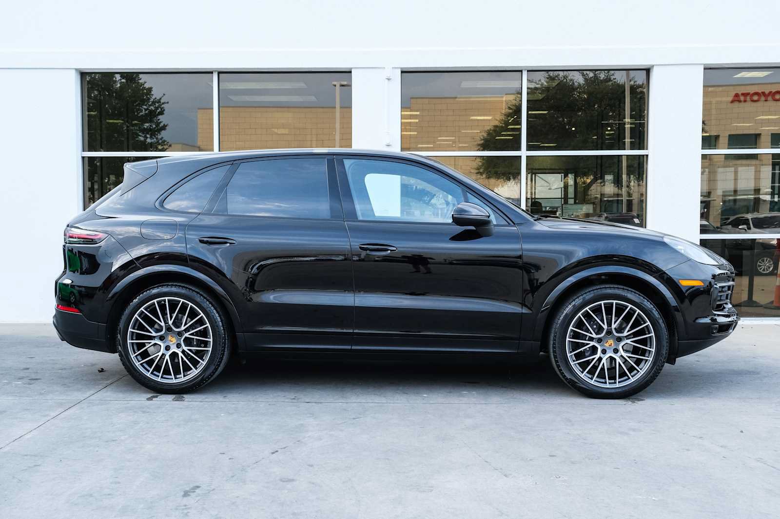 Used 2019 Porsche Cayenne AWD/4WD image 6