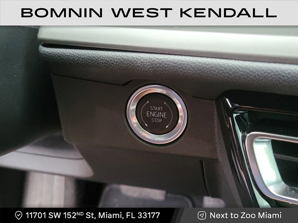 Used 2025 Chevrolet Traverse LT image 9