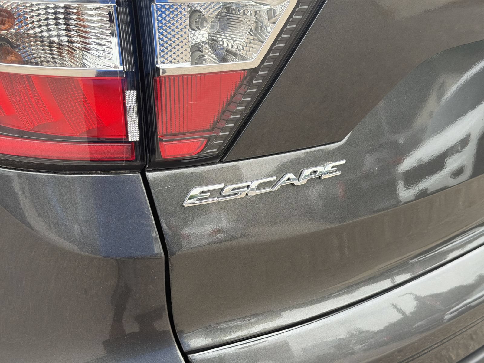 Used 2018 Ford Escape SEL AWD/4WD image 14