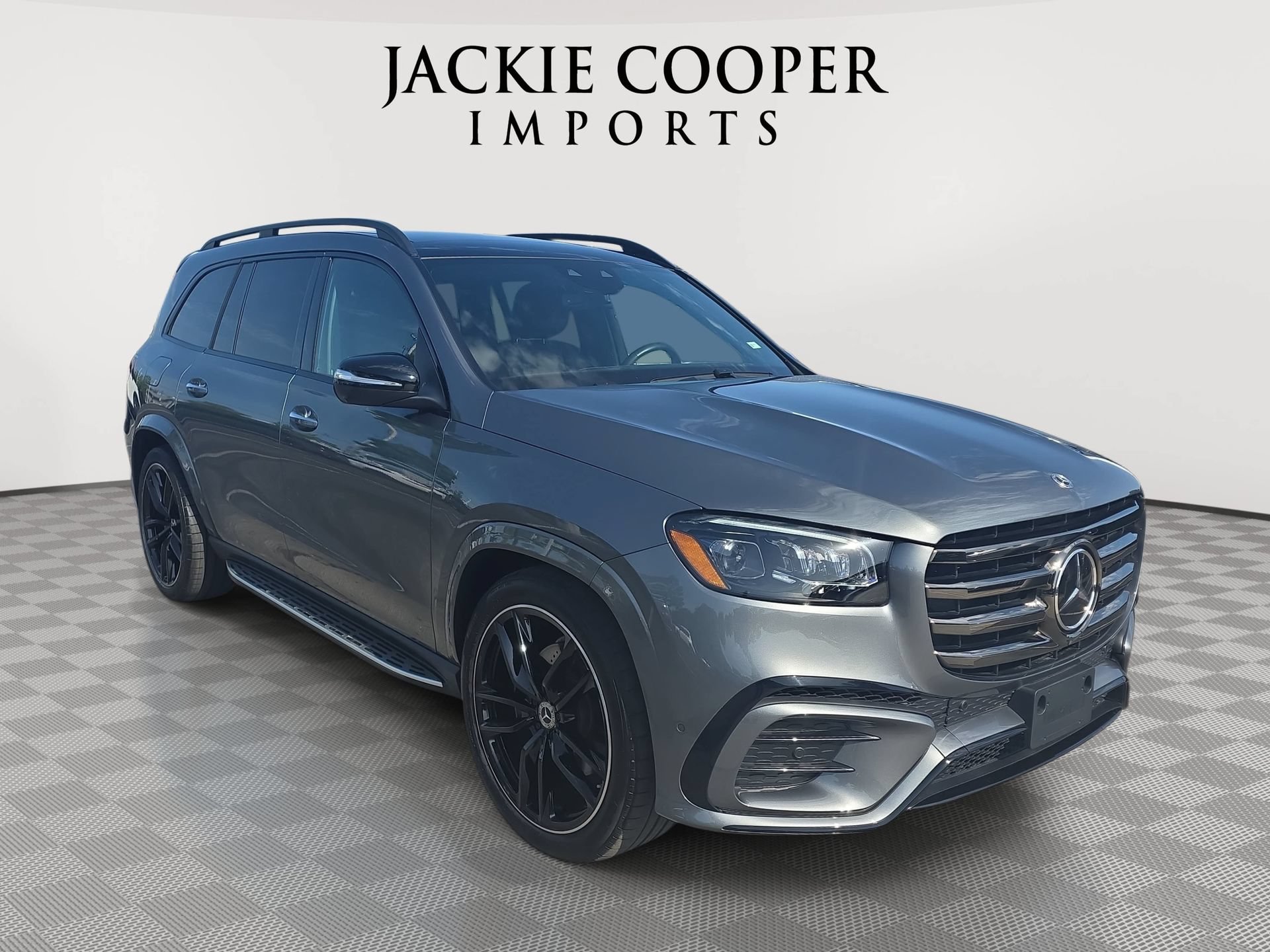 Used 2025 Mercedes-Benz GLS 580 4MATIC image 3