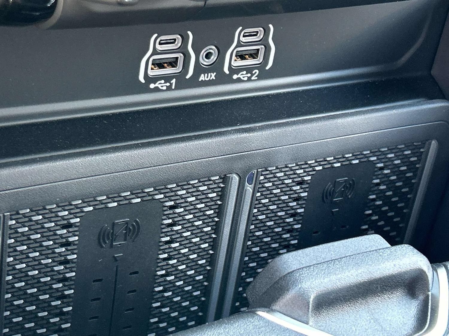 New 2026 RAM 2500 Laramie w/ Night Edition AWD/4WD image 39
