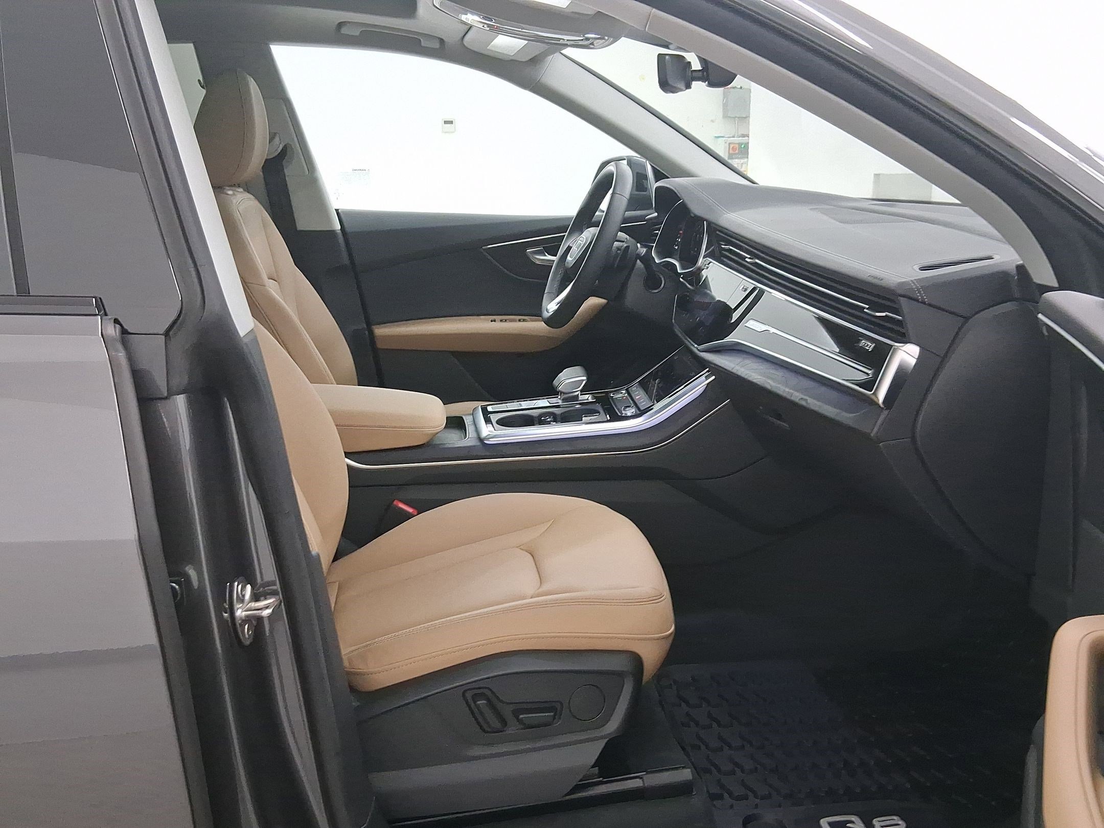 New 2025 Audi Q8 Premium image 31