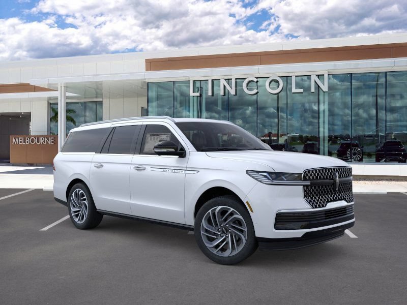 New 2026 Lincoln Navigator L Reserve AWD/4WD image 7