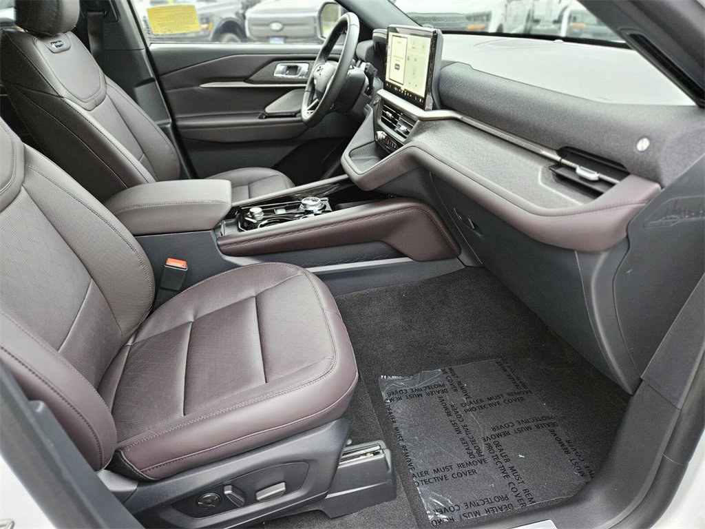 New 2026 Ford Explorer Platinum image 11