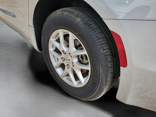 Used 2024 Chrysler Pacifica Touring-L image 31