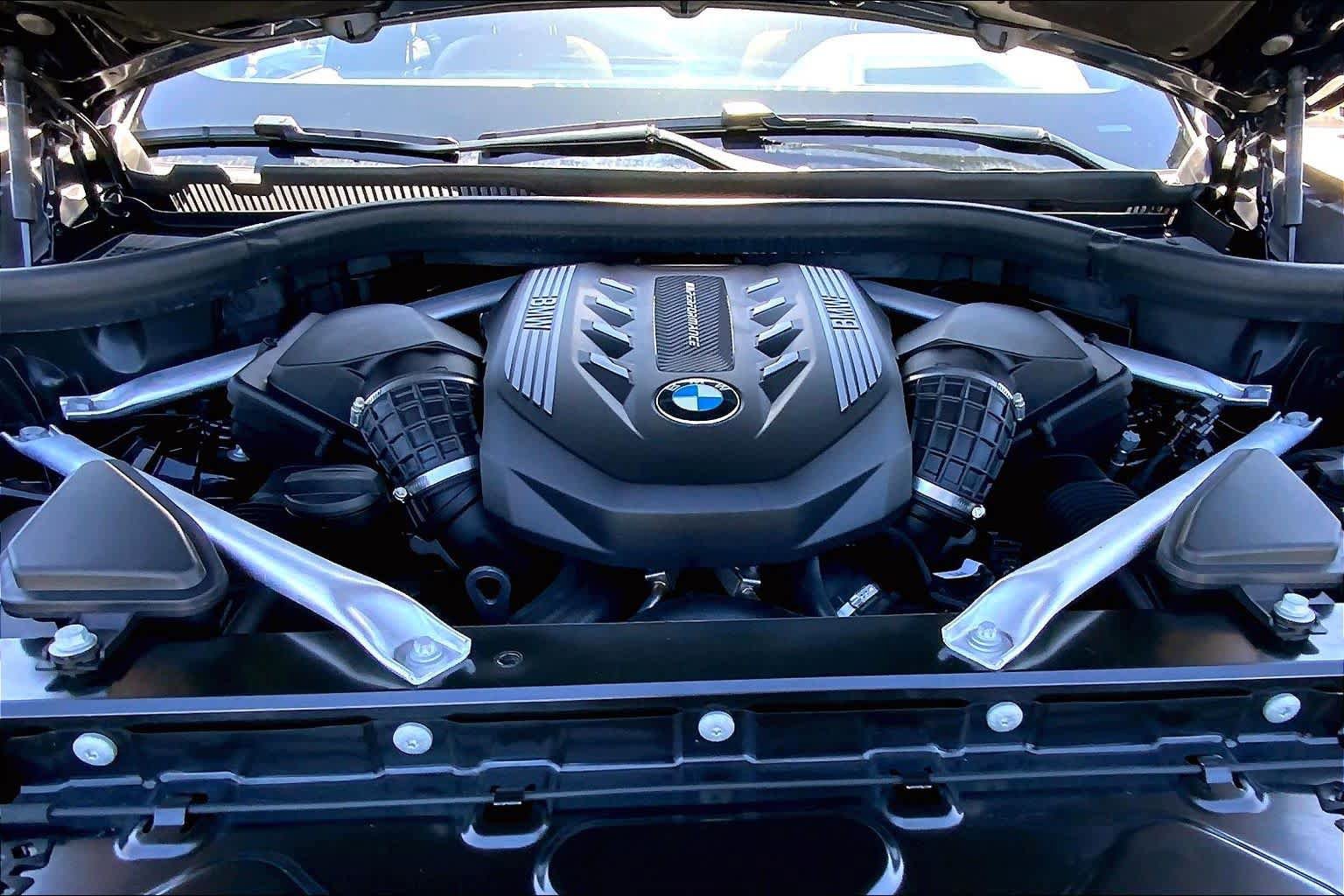 Certified 2023 BMW X6 M50i w/ Executive Package image 31