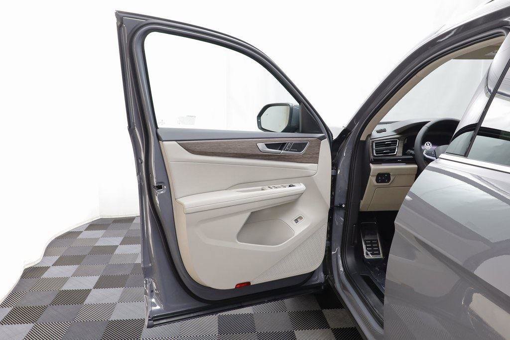 New 2026 Volkswagen Atlas SEL Premium R-Line image 5
