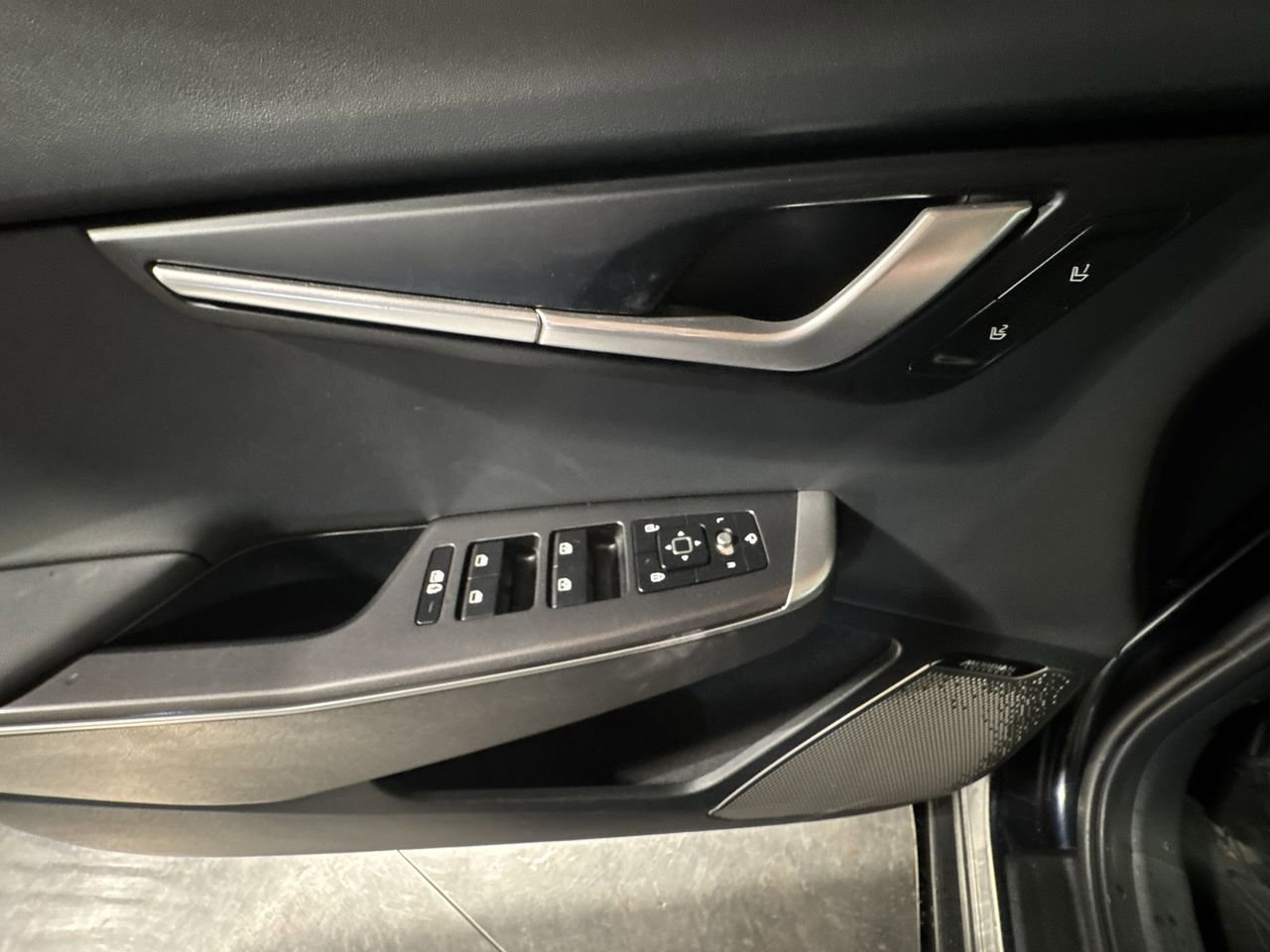 Certified 2023 Kia EV6 Wind w/ Wind Technology Package image 18