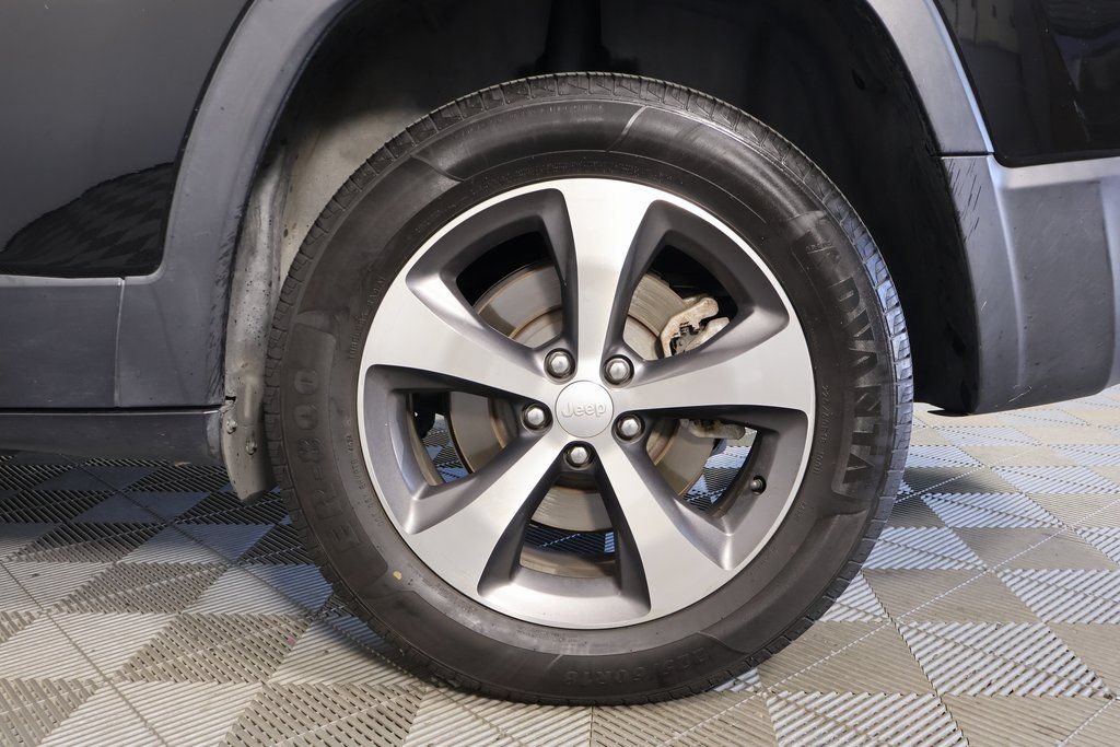 Used 2021 Jeep Cherokee Limited AWD/4WD image 16