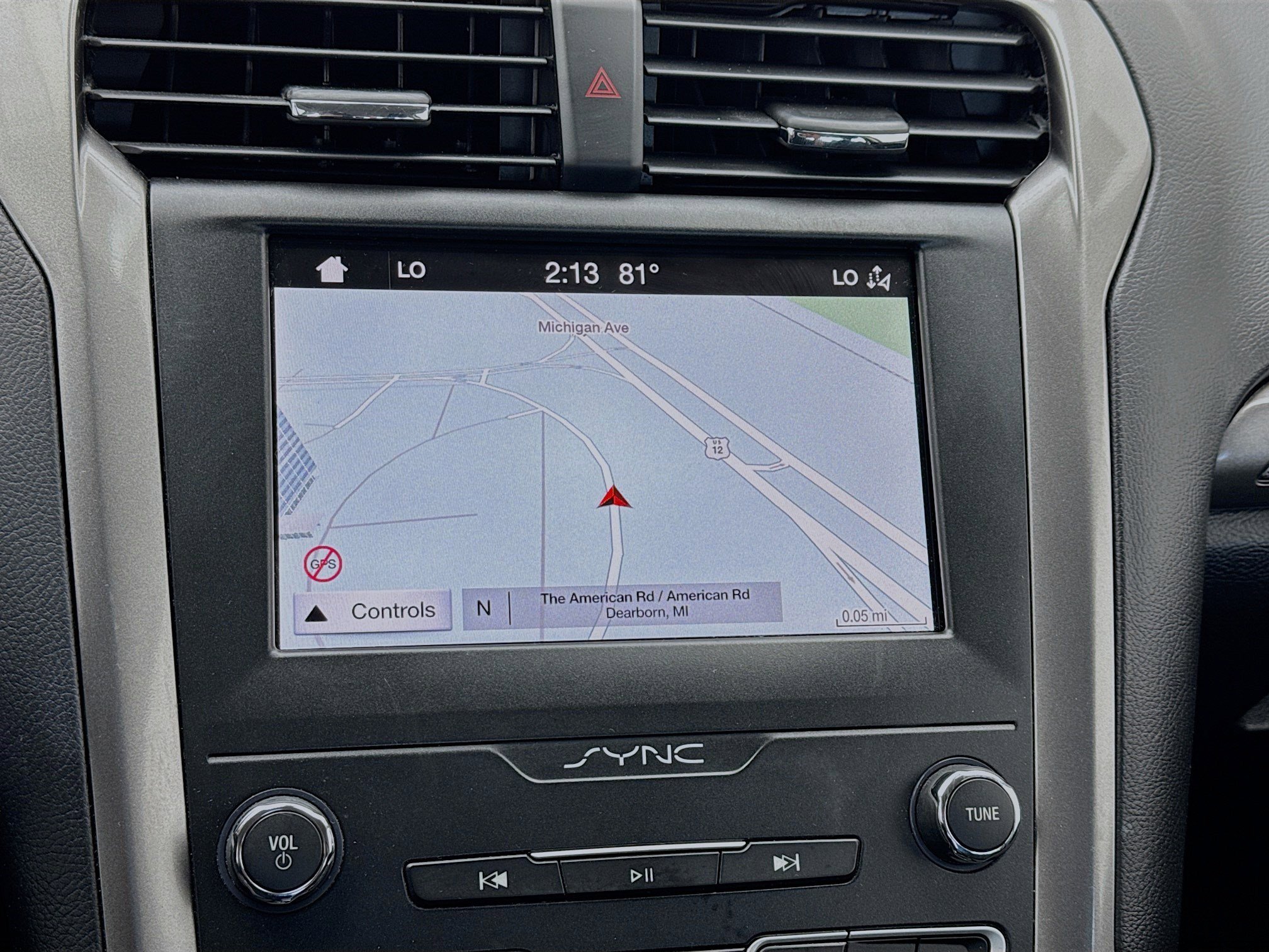 Used 2019 Ford Fusion SE image 9