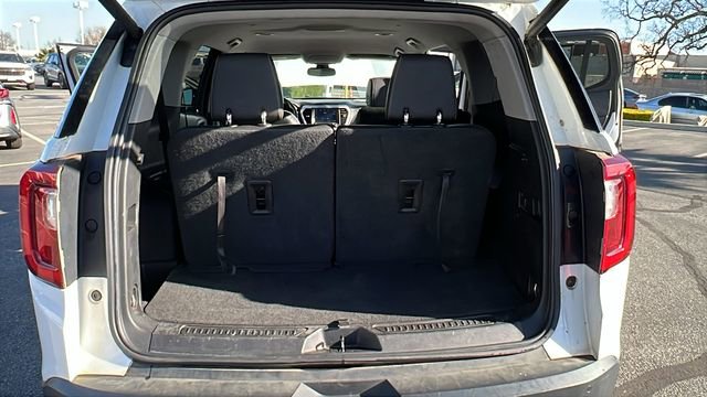 Used 2023 GMC Acadia SLT image 14