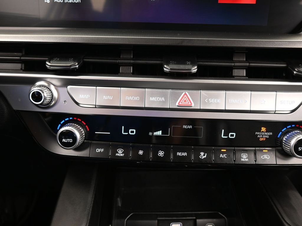 Used 2025 Kia Telluride LX FWD image 25