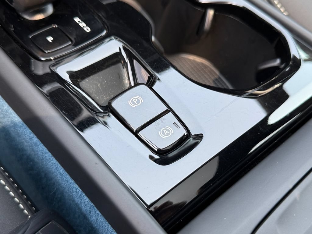 Certified 2023 Volvo C40 P8 Recharge Plus AWD/4WD image 36