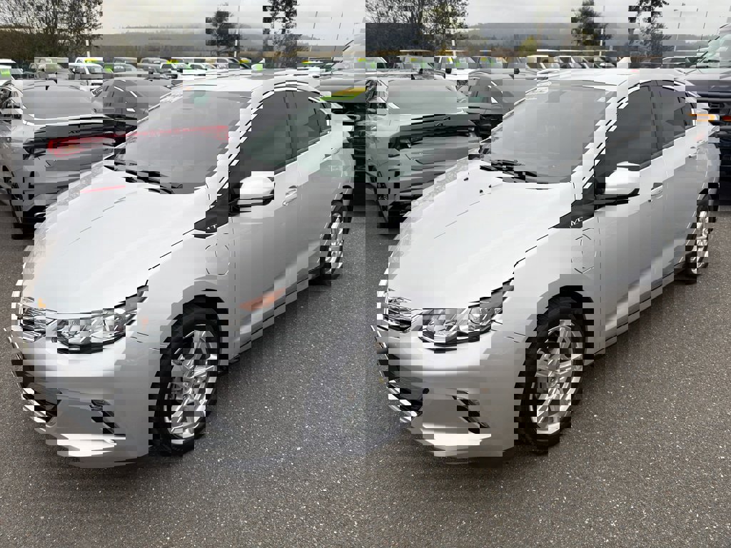 Used 2018 Chevrolet Volt LT w/ Comfort Package image 19