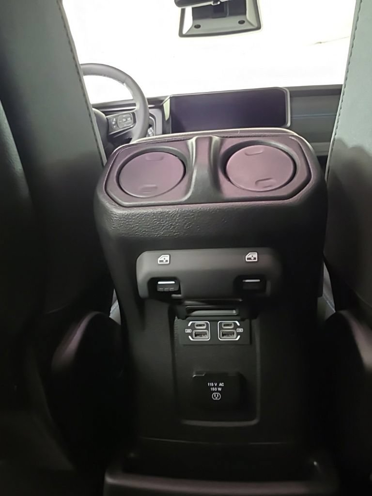 Certified 2025 Jeep Wrangler Unlimited Rubicon 4xe w/ Convenience Group AWD/4WD image 32