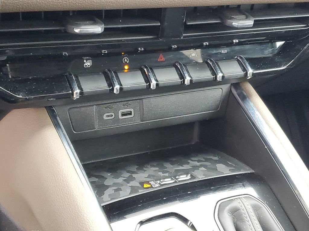 Used 2024 GMC Canyon Denali image 20