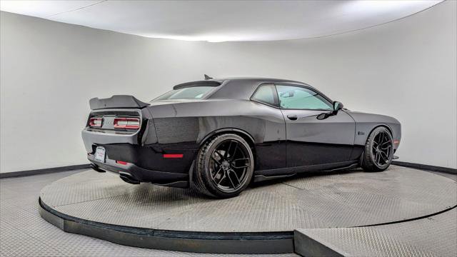 Used 2016 Dodge Challenger R/T image 8
