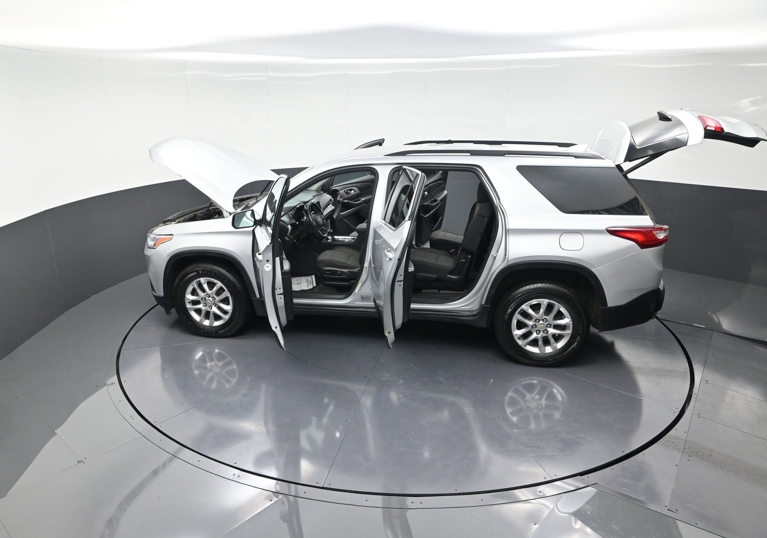 Used 2020 Chevrolet Traverse LT image 15