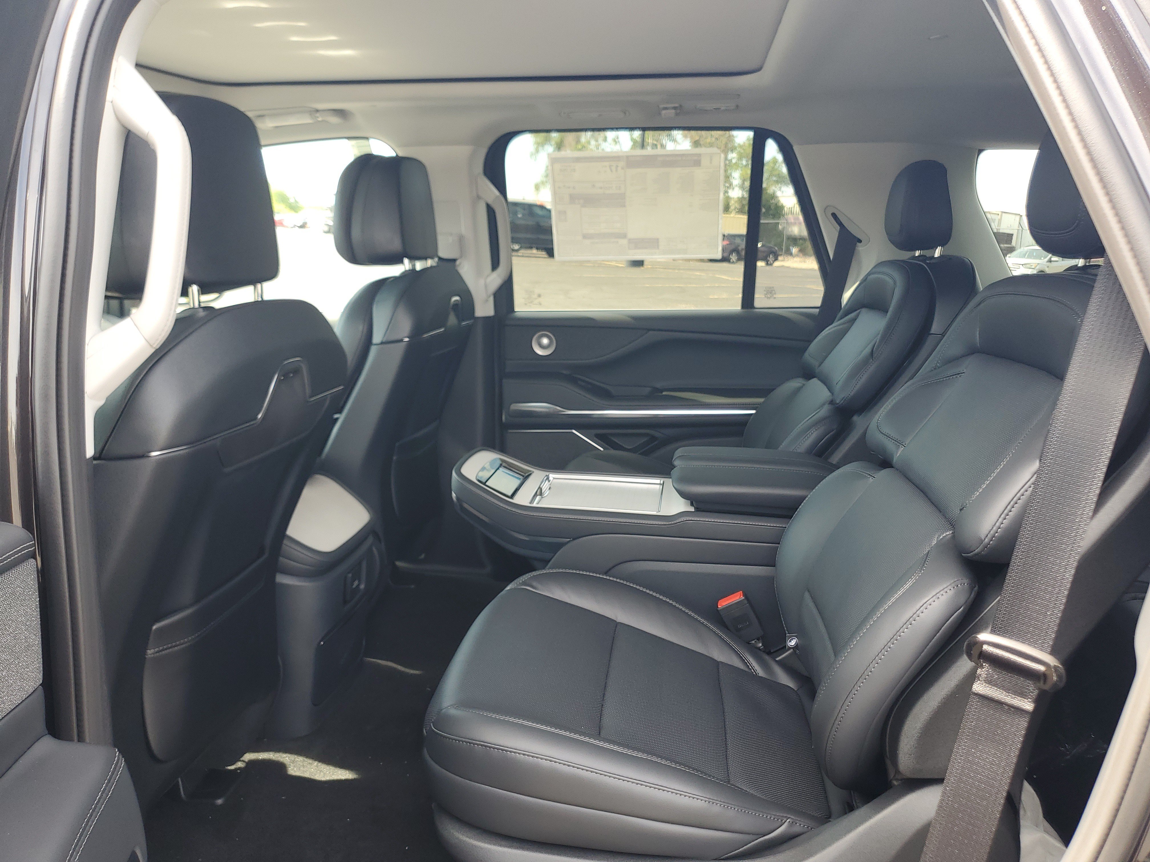 New 2027 Lincoln Navigator Reserve AWD/4WD image 27