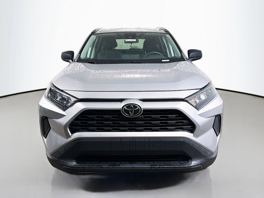 Used 2020 Toyota RAV4 LE image 2