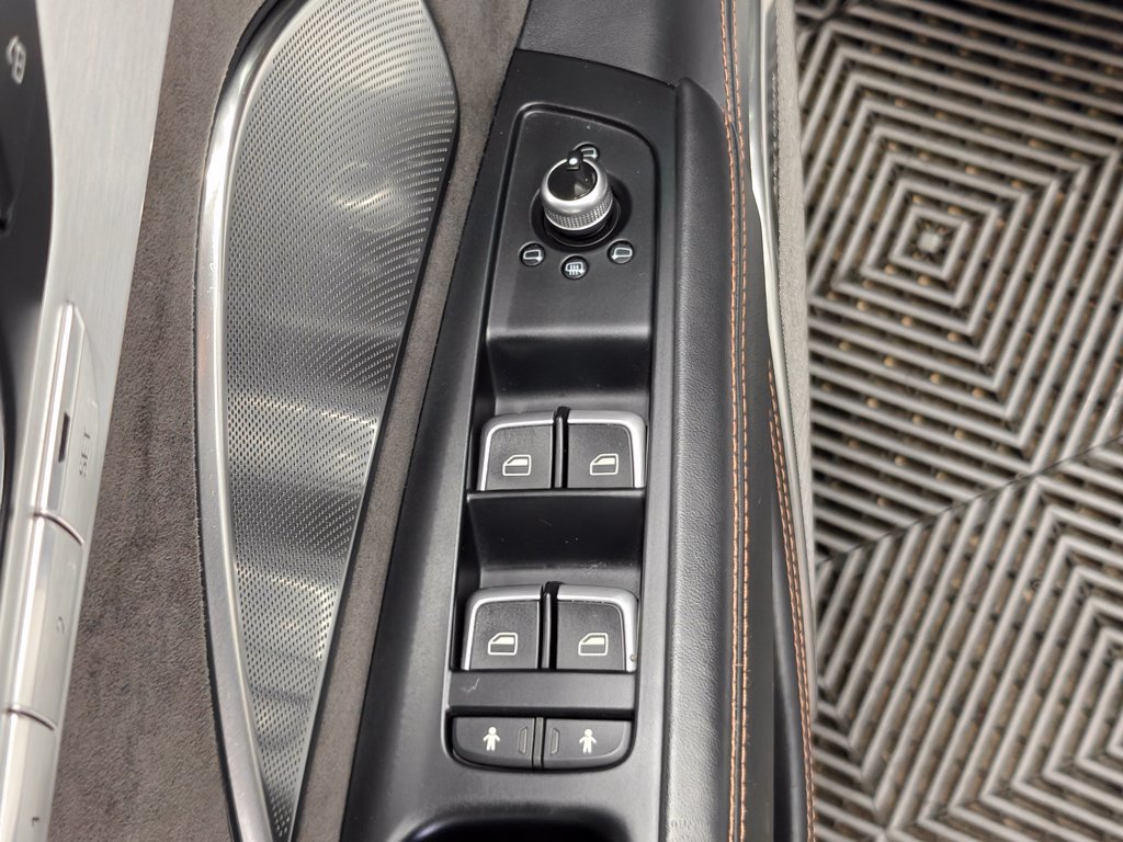 Used 2015 Audi S8 AWD/4WD image 62